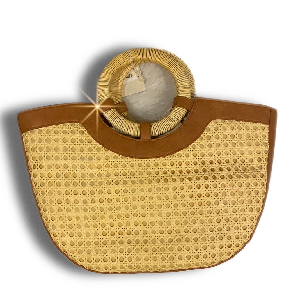 *BRAND NEW, TAGS ON. STRAW TOTE CROSSBODY*